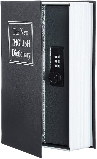 Caja de ocultación Amazon Basics con forma de libro en una estantería