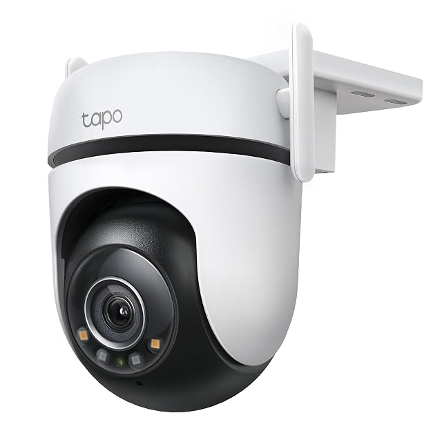 Cámara exterior Tapo C520WS con dos antenas en su soporte de pared